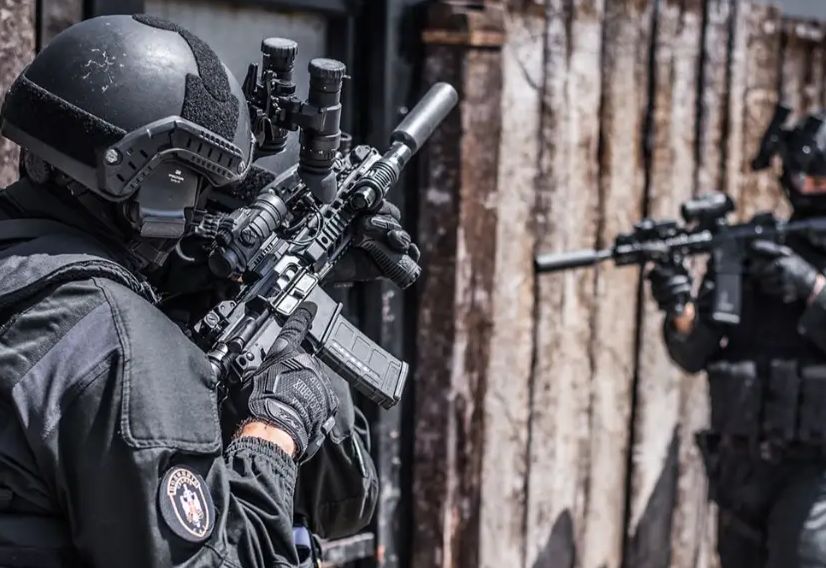 "Pripadnici Specijalne antiterorističke jedinice likvidirali su u Jagodini Sašu Milosavlјevića (1977), koji je ubio jedno lice, a drugo teško ranio", rekao je Dačić.