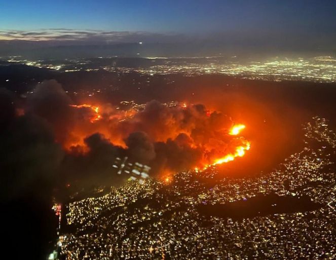 Nadležni su potvrdili najmanje 10 smrtnih slučajeva, ali strahuje se da će broj žrtava rasti kada istražitelji budu mogli sigurno pristupiti naseljima.