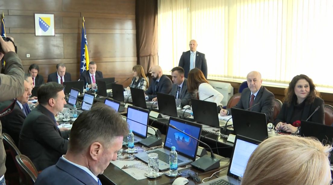 Ovom izmjenom se omogućava produženje roka za podnošenje zahtjeva za reprogram duga