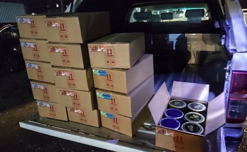 U prtljažniku i na zadnjem sjedištu kontrolisanog vozila pronašli su 90 kilograma arome za nargilu