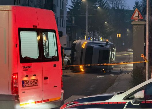 Nešto iza 14.00 sati PU Ilidža je obaviještena da je na raskrsnici ulica Ibrahima Ljubovića - Željeznička došlo do upotrebe vatrenog oružja