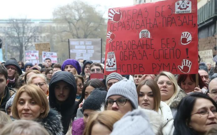 Protestima su se pridružili i profesori i nastavnici beogradskih fakulteta i škola.