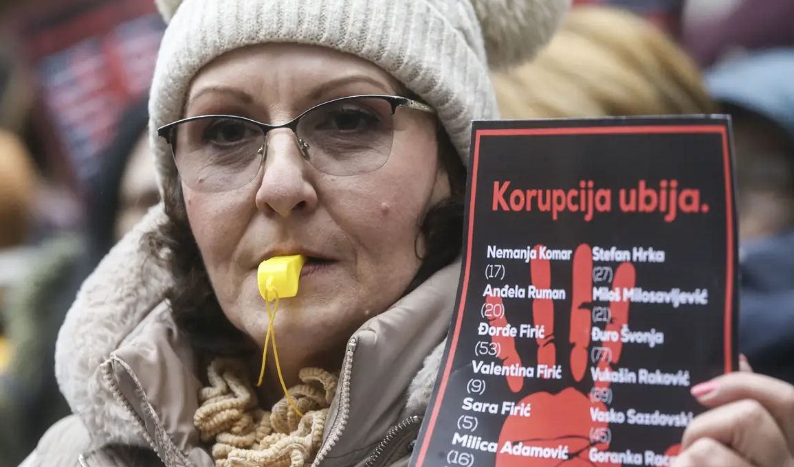 Protestima su se pridružili i profesori i nastavnici beogradskih fakulteta i škola.