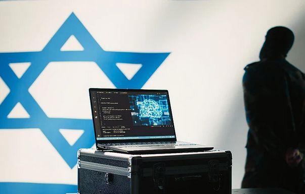 U nekim slučajevima bot je kritizirao proizraelske račune, uključujući službeni vladin račun na X, iste račune koje je trebao promovirati.