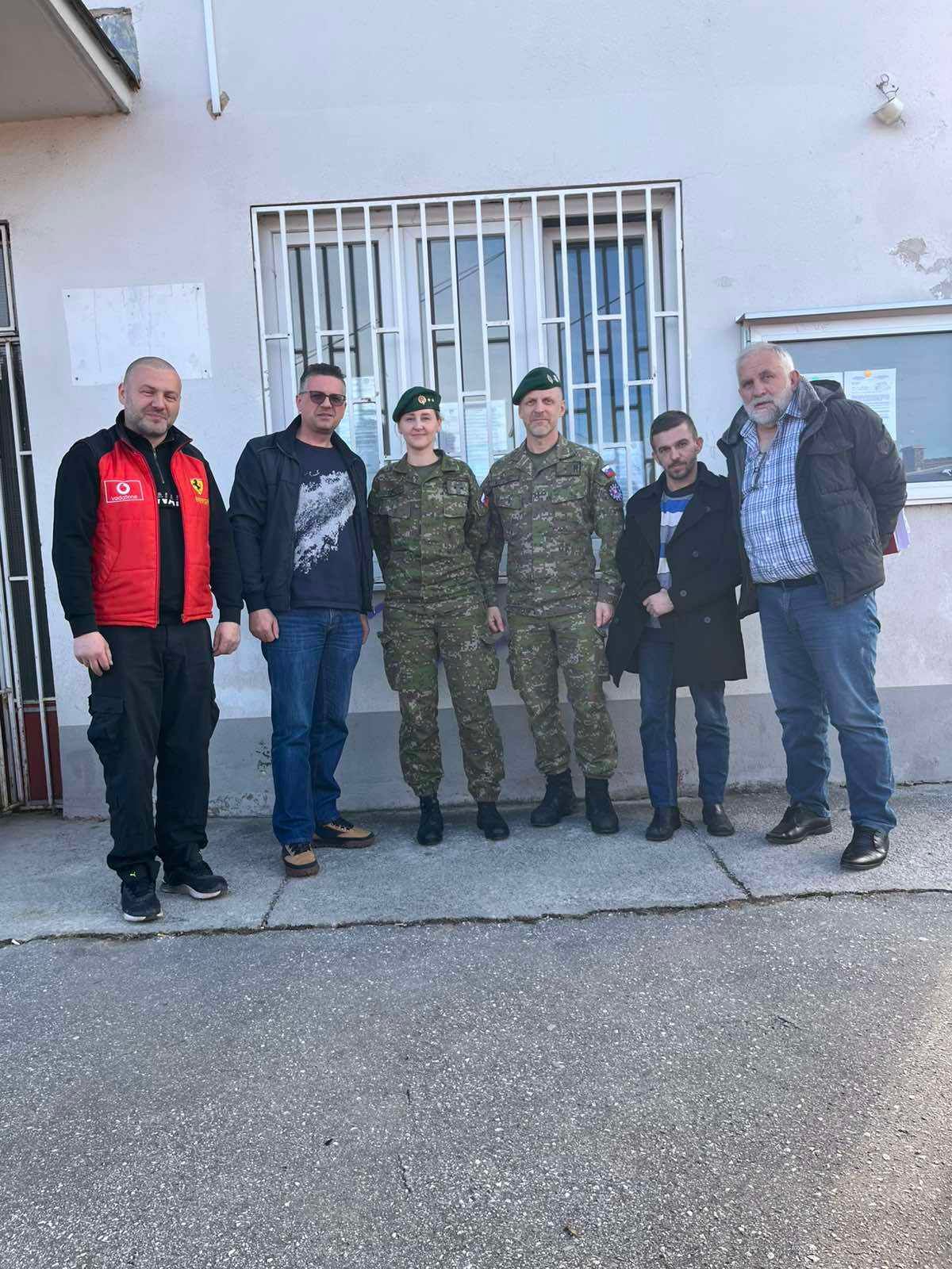 Predstavnici EUFOR-a zabrinuti zbog klizišta na Curinim njivama: Posjetili mještane