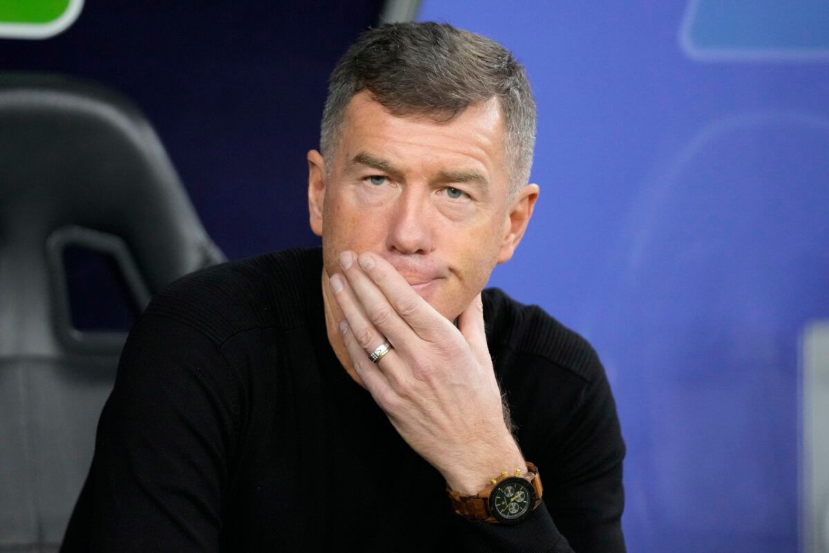 Legendarni slovenski fudbaler, a sada trener, Srećko Katanec podnio je ostavku na mjesto selektora Uzbekistana zbog zdravstvenih problema.