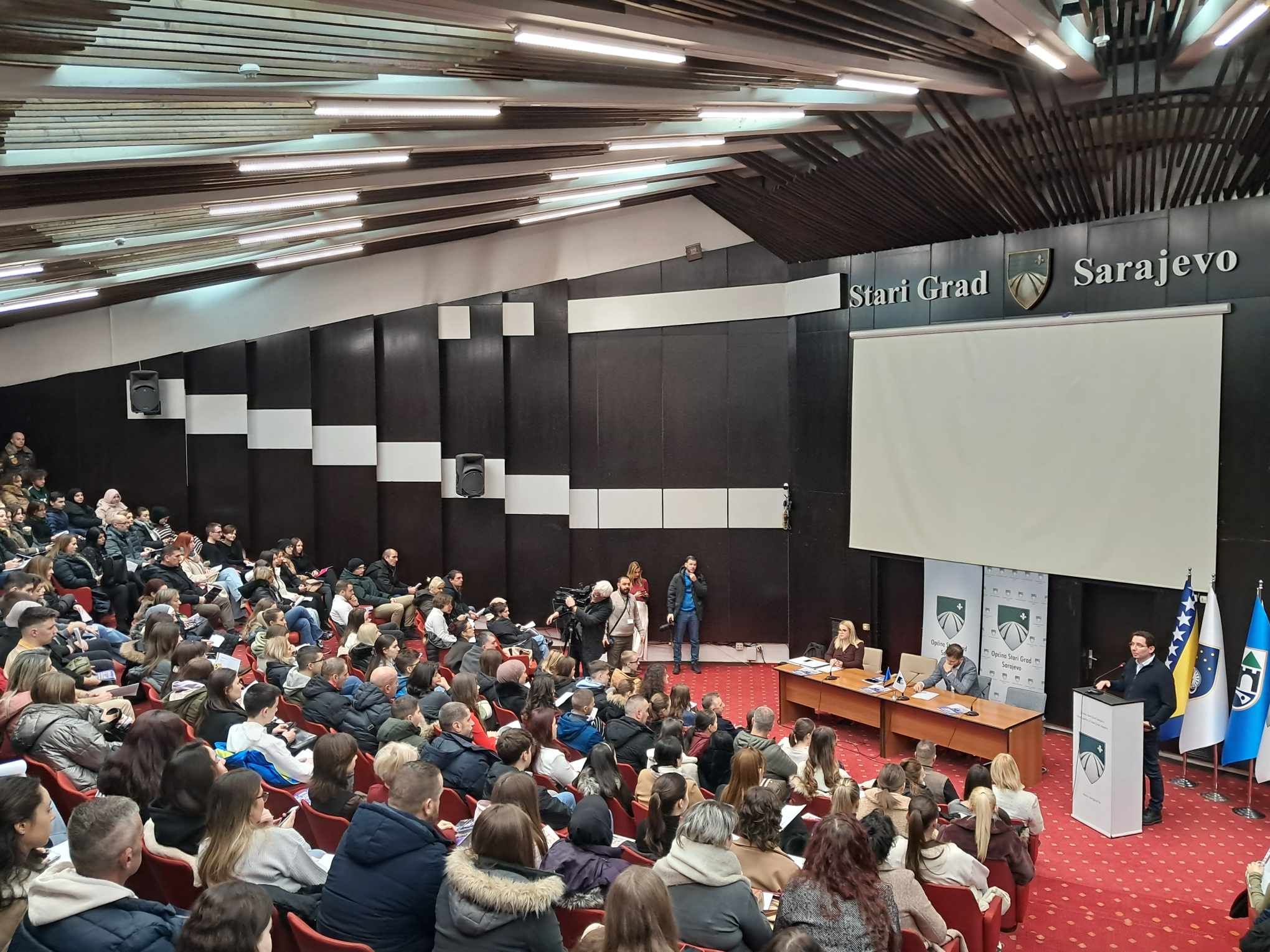 Visina njihove mjesečne stipendije iznosi 150 KM za učenike i 200 KM za studente