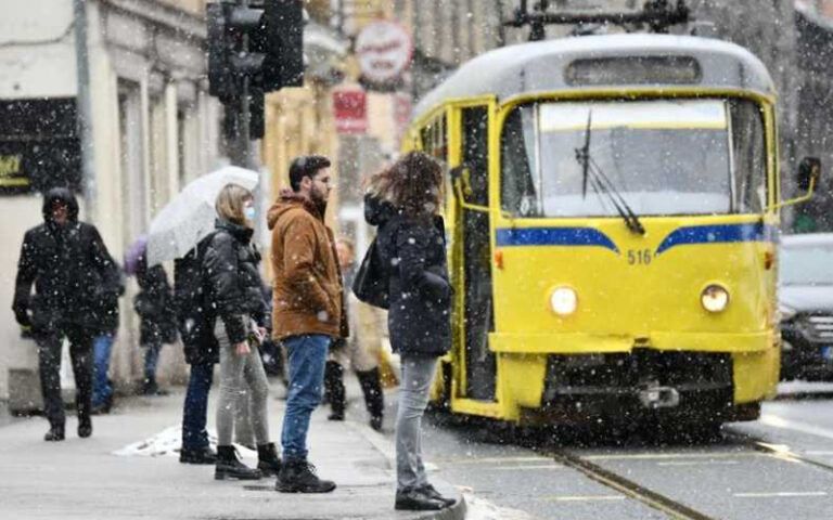Beograd, glavni grad Srbije, nalazi se na 29. mjestu sa indeksom 112, čime je među gradovima u regionu sa nižim nivoima zagađenja u odnosu na Sarajevo i Prištinu.