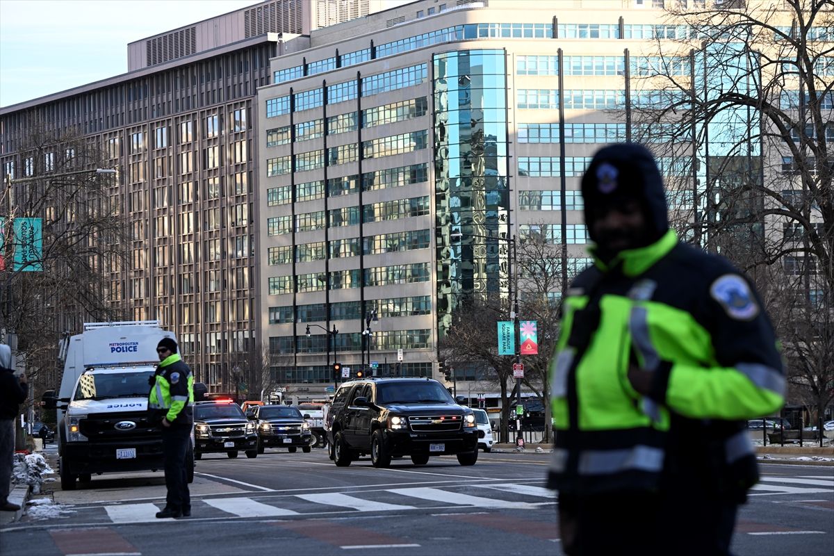 Trump završio s obraćanjem: Počinje zlatno doba Amerike, proglasit ću vanredno stanje