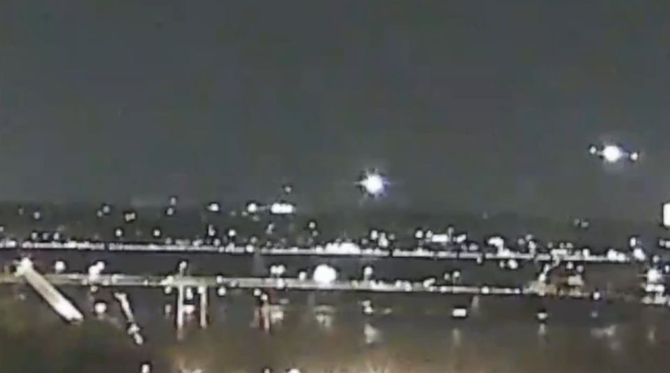 Radimo s lokalnim dužnosnicima i pružit ćemo dodatne informacije kada postanu dostupne - poručili su iz Pentagona.