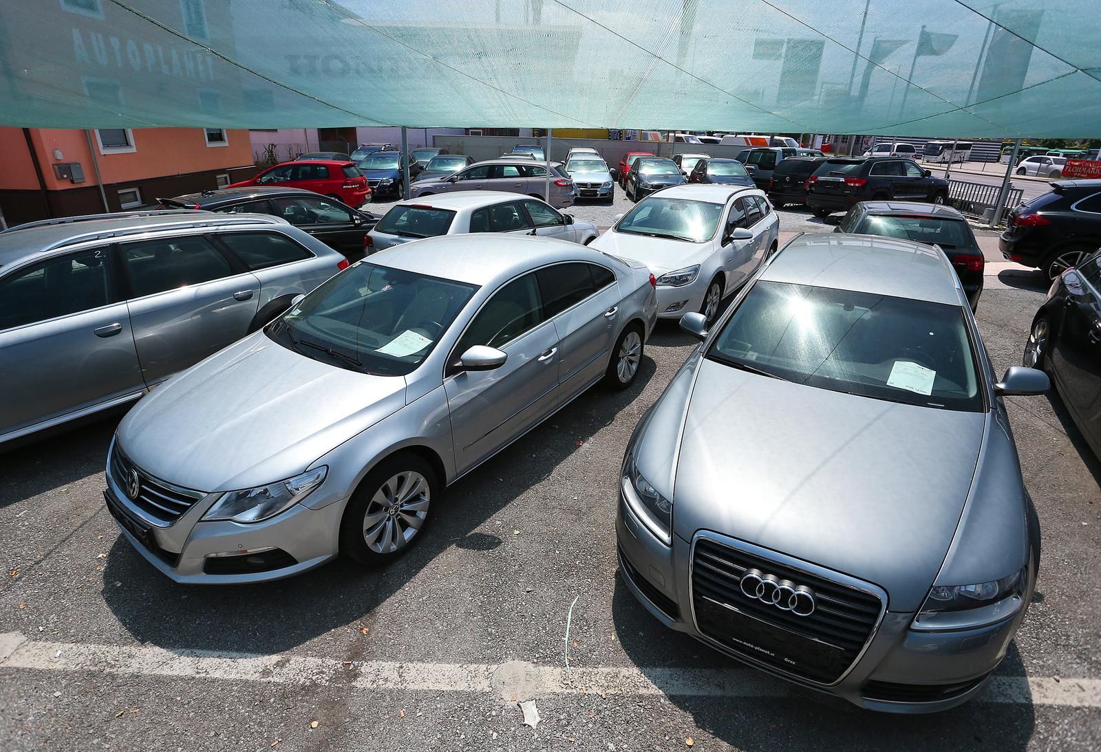 Prema podacima Uprave za indirektno oporezivanje BiH, od ukupnog broja uvezenih vozila 8.233 su nova.