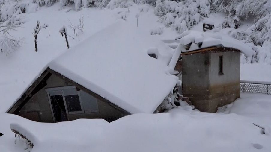 Zbog nesposobnosti vlasti ili administrativnih procedura, put pomoći i do njih je svakako dug.