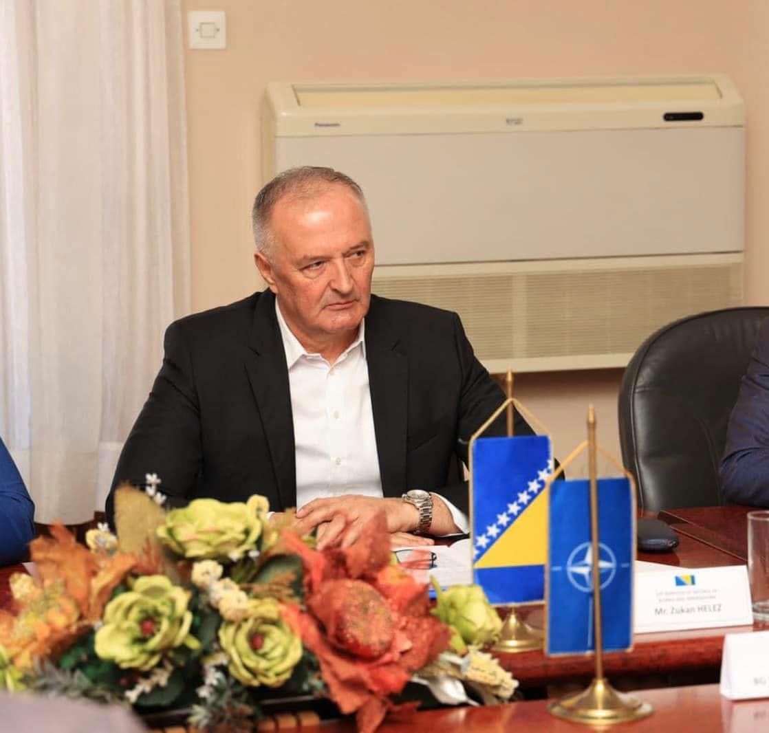 Dodao je kako međunarodna zajednica mora reagovati i suspendovati Sporazumu o uspostavljanju specijalnih paralelnih odnosa Srbije i RS