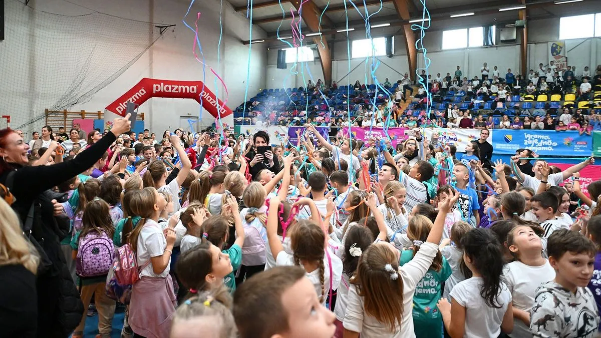 I ove godine karavan radosti nosio je simbolični plamen prijateljstva