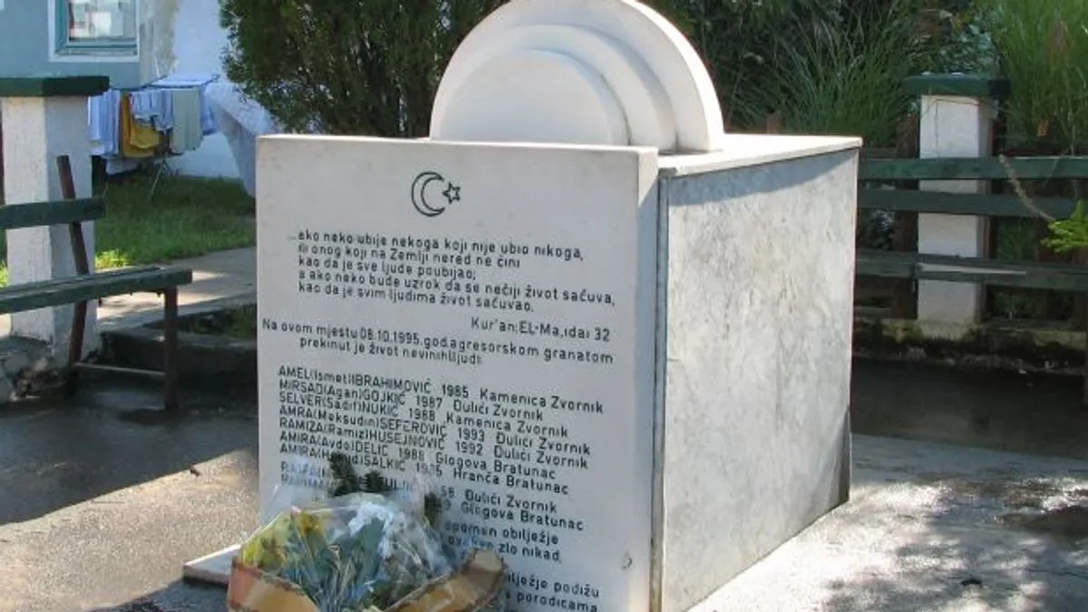 Svi oni kao i druge hiljade prognanika iz Podrinja izbjegli su u Živinice i druge slobodne krajeve Bosne i Hercegovine u nadi da se spase od agresije i agresorskih granata