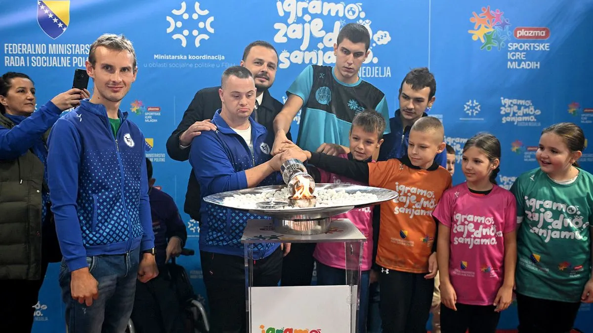 Osim zabavnog i edukativnog dijela programa, mališani su imali priliku takmičiti se u igri između dvije vatre, utrci na 60 metara i disciplini štafeta