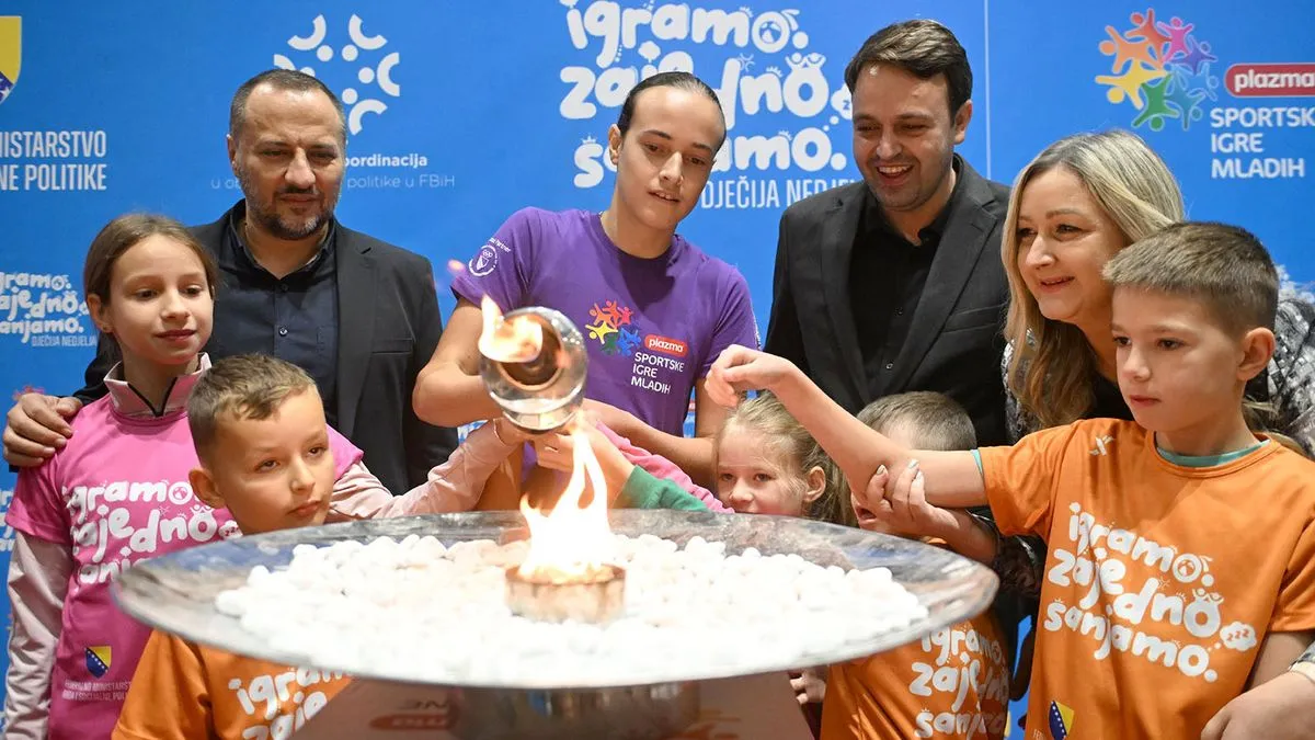 Osim zabavnog i edukativnog dijela programa, mališani su imali priliku takmičiti se u igri između dvije vatre, utrci na 60 metara i disciplini štafeta