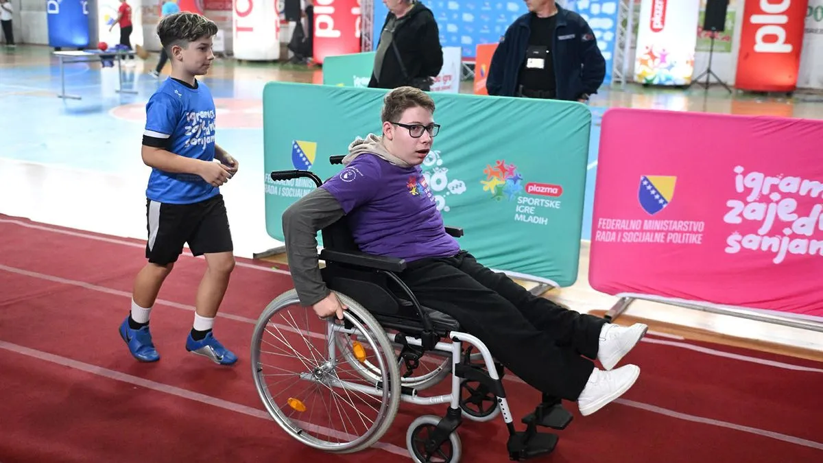 Osim zabavnog i edukativnog dijela programa, mališani su imali priliku takmičiti se u igri između dvije vatre, utrci na 60 metara i disciplini štafeta