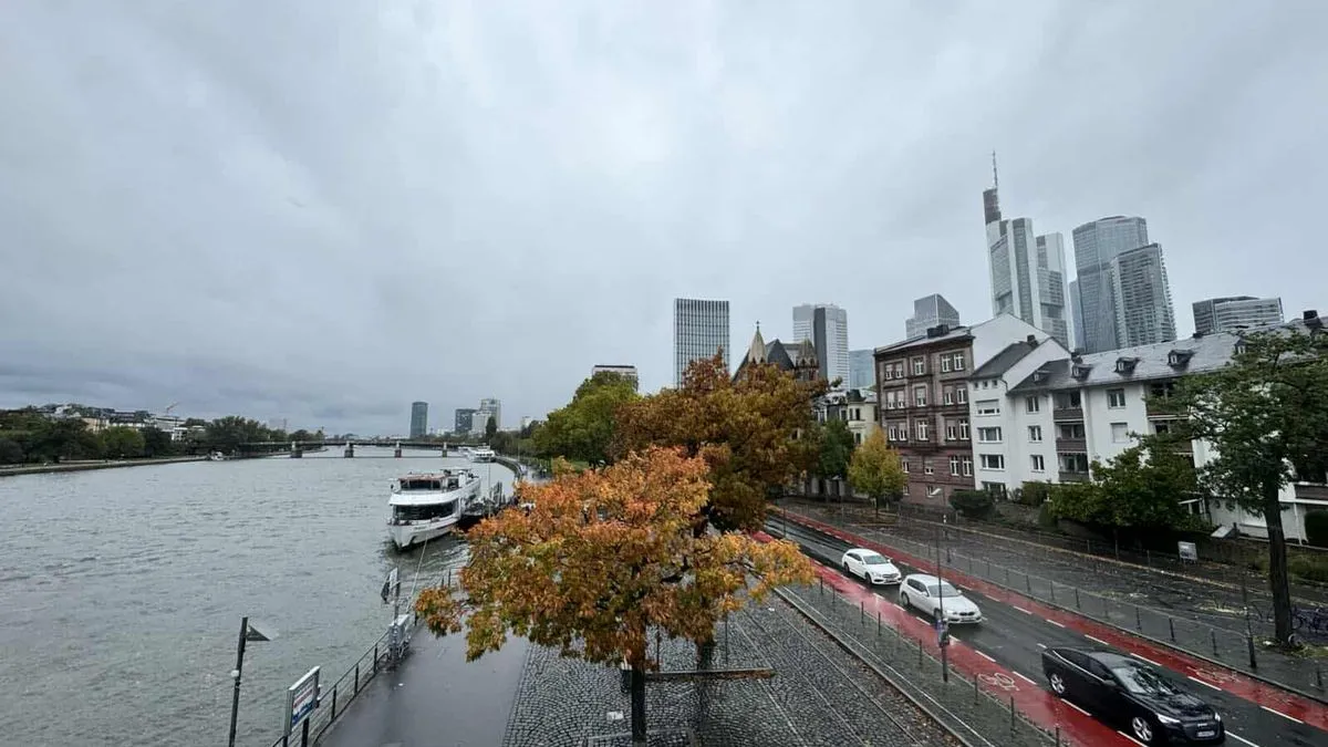 Dok plove rijekama i morima svijeta bijele ruže sa sobom će nositi sjećanje na Srebrenicu