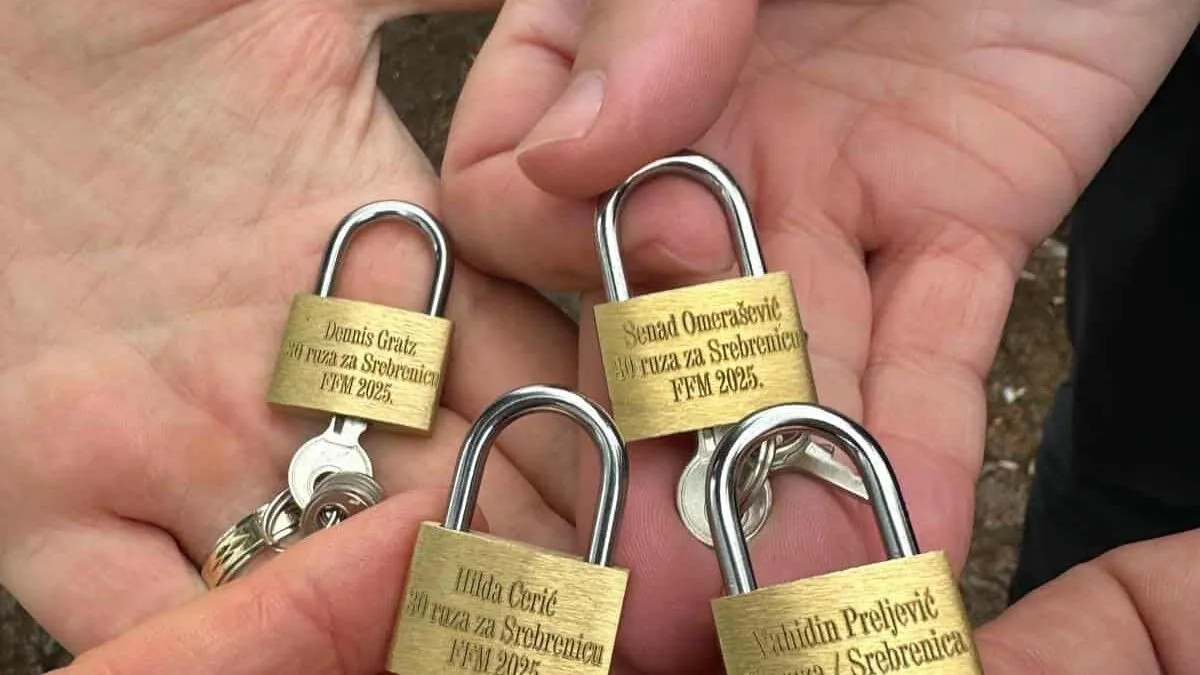 Dok plove rijekama i morima svijeta bijele ruže sa sobom će nositi sjećanje na Srebrenicu