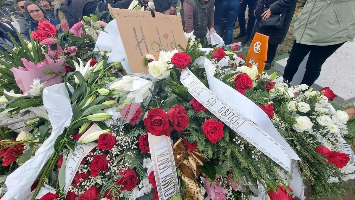 Sebija Izetbegović predala rahmet duši Halida Bešlića: Mogu doviti, uvijek sam lijepo o njemu čula