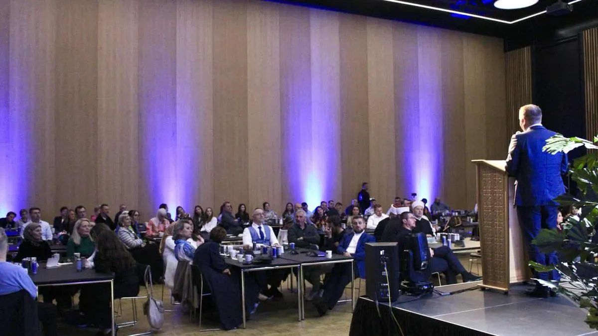 Jer nama slobodu niko nije poklonio za nju smo se borili, životima je branili...