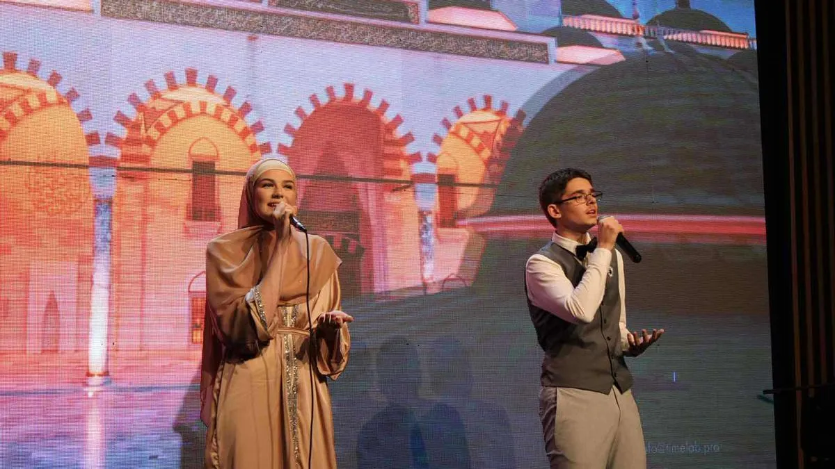 Jer nama slobodu niko nije poklonio za nju smo se borili, životima je branili...