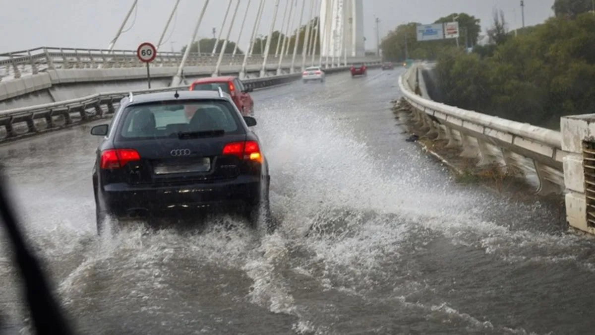  Lokalne vlasti su upozorile da kanalizacijski sistem više ne može izdržati i da će, ako se kiša nastavi, to postati ozbiljan problem