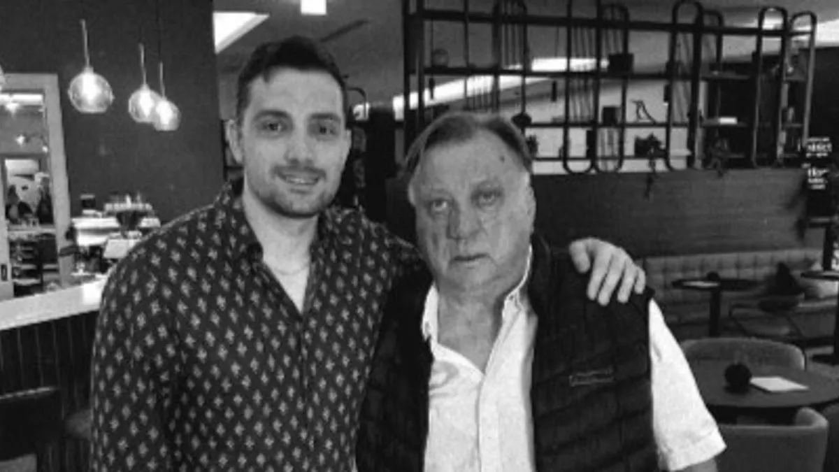 Bio je jedan od najcjenjenijih i najpoštovanijih pjevača koji je kroz svoju dugu karijeru izgradio imidž bez skandala i negativnog publiciteta