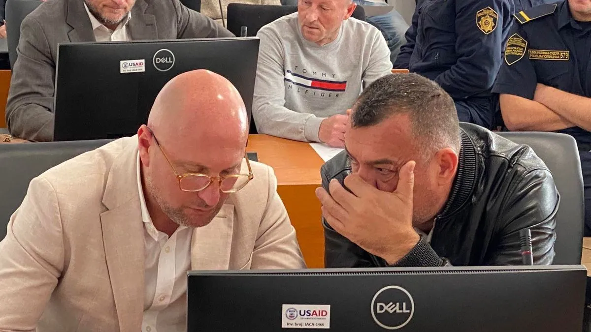 Radi se o dvije djevojčice čiji je razvoj otežan teškim porodičnim prilikama i koje su bile smještene u socijalnim ustanovama...