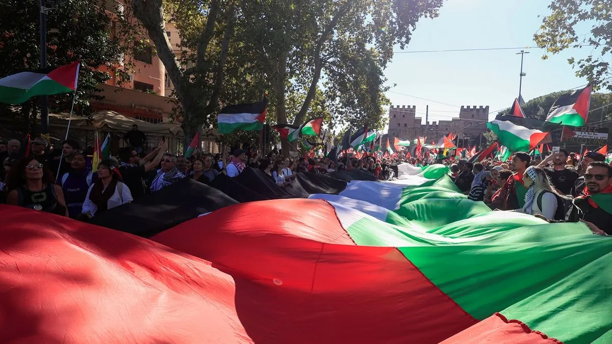 Gaza je pod izraelskom blokadom gotovo 18 godina, što dodatno produbljuje humanitarnu krizu i svakodnevne teškoće lokalnog stanovništva.