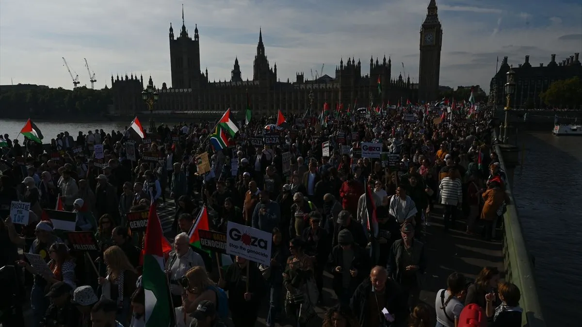 Demonstranti su upozorili da prekid vatre, iako trenutno na snazi, ne znači i kraj patnje.