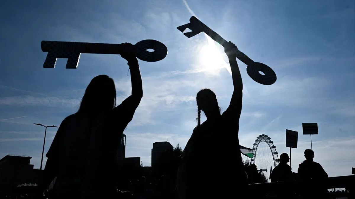 Demonstranti su upozorili da prekid vatre, iako trenutno na snazi, ne znači i kraj patnje.