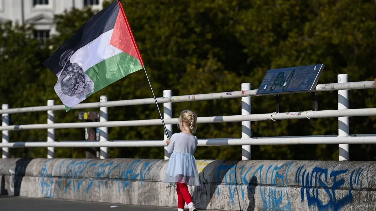 Demonstranti su upozorili da prekid vatre, iako trenutno na snazi, ne znači i kraj patnje.