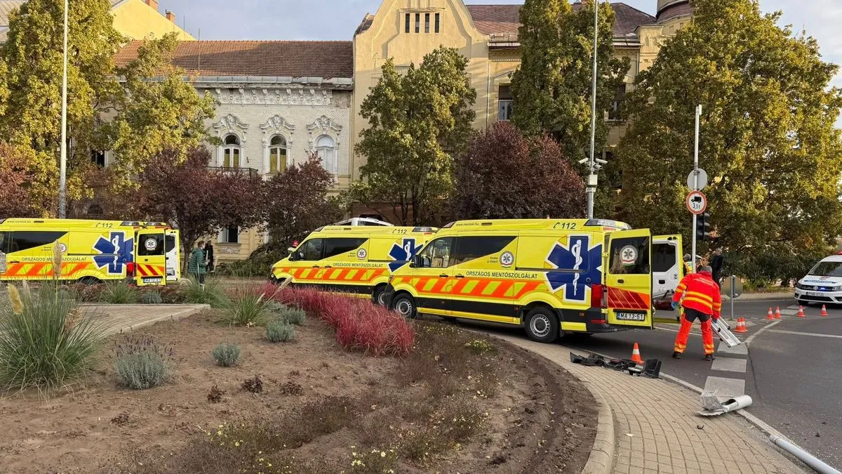 Na lice mjesta su odmah upućeni spasilački helikopteri i brojna ambulantna vozila.