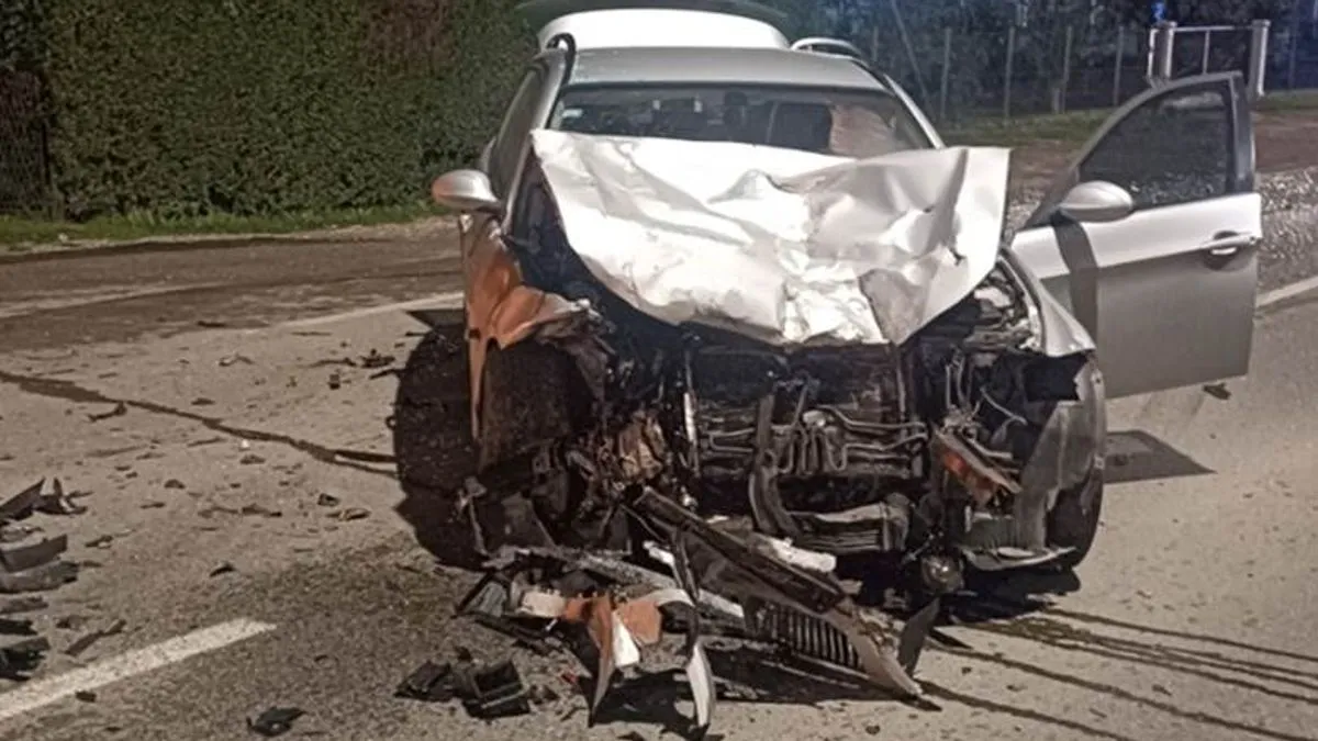 Teška nesreća u BiH: Uništeni automobili ostali na cesti, dijelovi rasuti