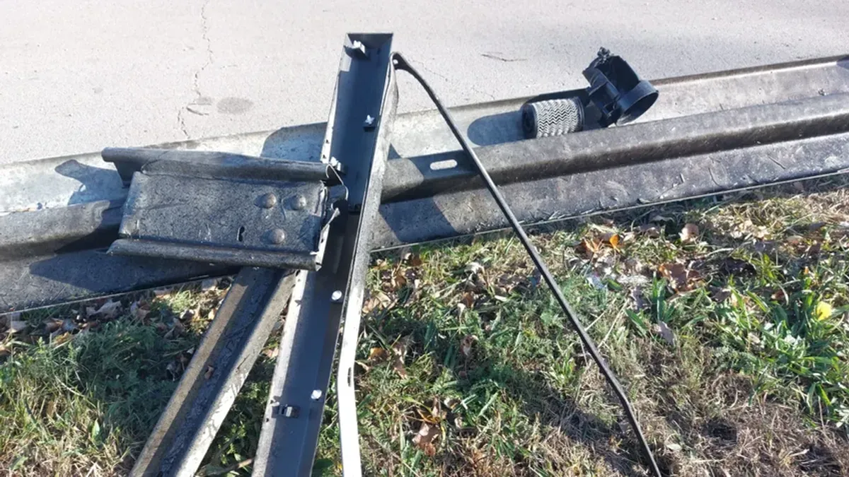 Jedan dječak (16) u besvjesnom stanju prevezen je na dječiju hirurgiju, dok su ostala djeca sa politraumama prebacivana na dječiju hirurgiju i dječiju bolnicu