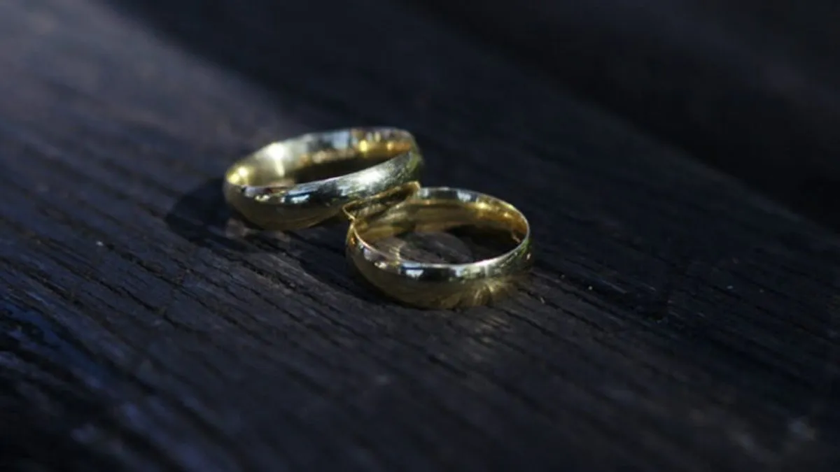 Utvrđeno je da nije podnesen zahtjev za izdavanje vjenčanog lista između navedenih osoba, odnosno da se radi o lažnom upisu.