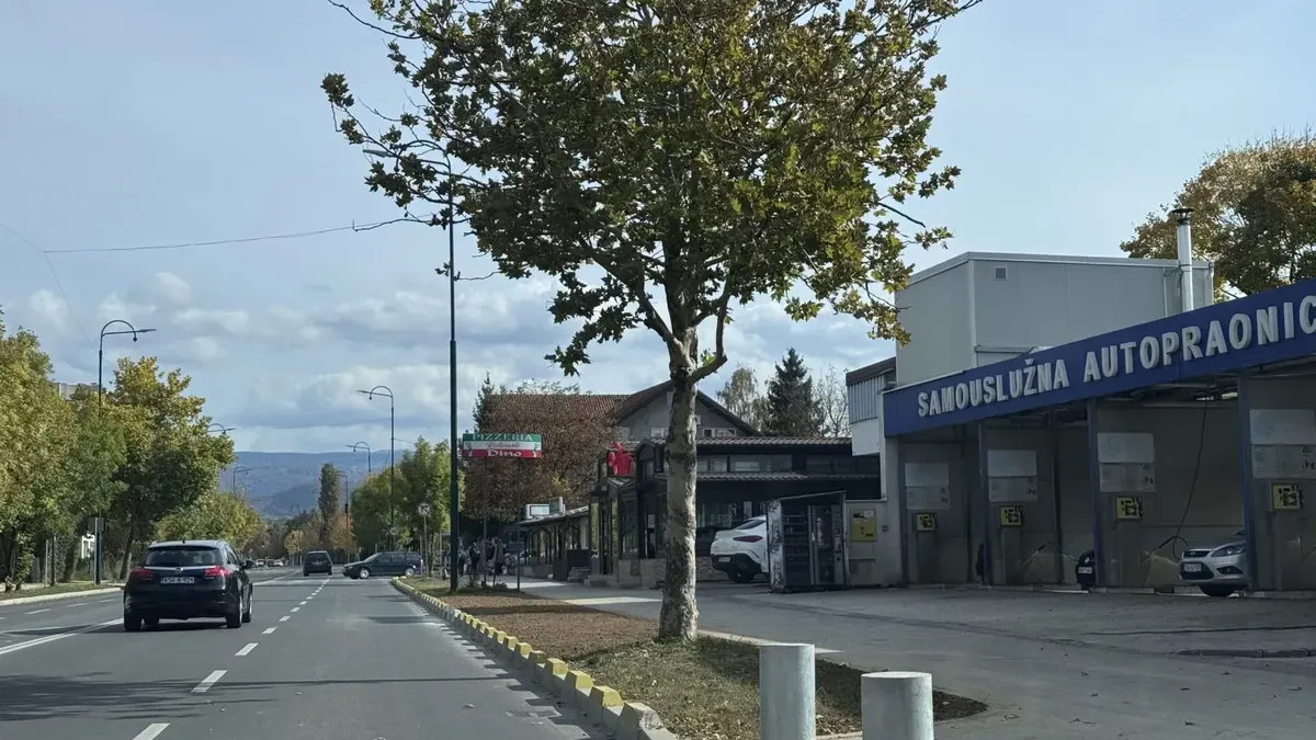 function r(){if(it(n),n.value===Hm){let o=null;throw new D(-950,o)}return n.value}