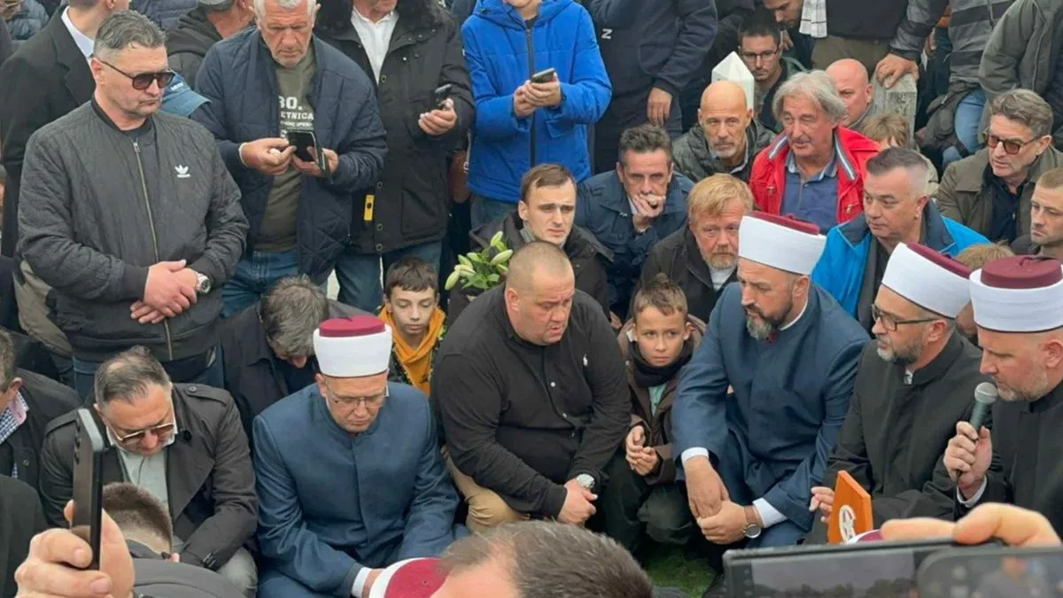 Sarajevo je proteklih dana disalo tišinom, dostojanstvom i neizmjernom tugom. 