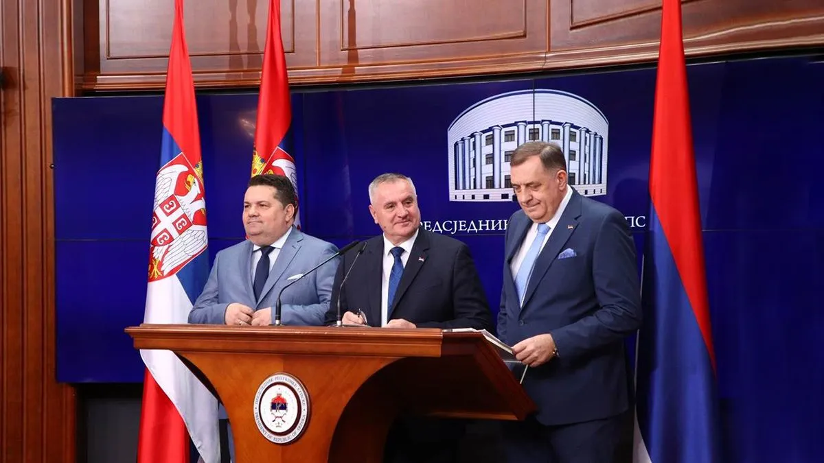 Podsjetimo, mjere zabrane Dodiku, Stevandiću i Viškoviću prvobitno su određene u julu ove godine