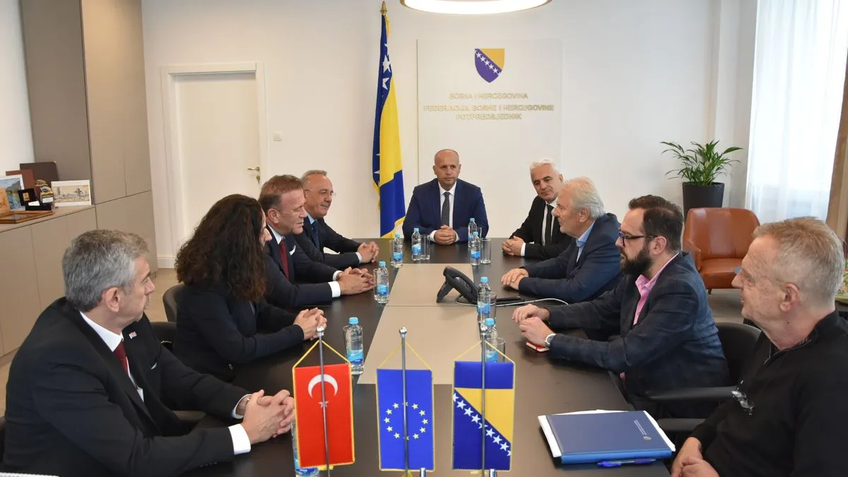 Tokom sastanka razgovarano je o mogućnostima unapređenja saradnje kroz zajedničke kulturne i privredne projekte