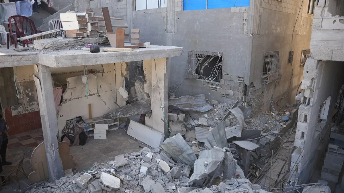 Ističe da pokušava biti zahvalna što je preživjela, ali da uspomene ne prestaju da je progone