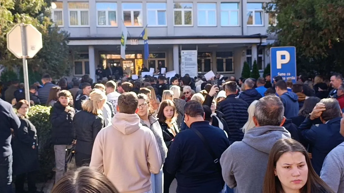 Veliki broj građana Goražda na ulicama: Traže odgovore nakon što je pas napao dijete