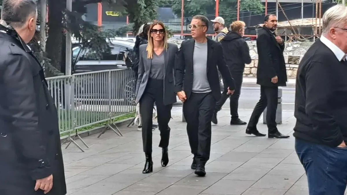 Tu će se posljednji put čuti njegove pjesme, poruke prijatelja, i sjećanja na čovjeka koji je svojim glasom spajao generacije.