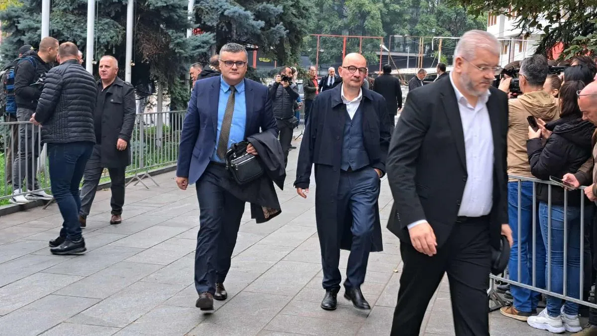 Tu će se posljednji put čuti njegove pjesme, poruke prijatelja, i sjećanja na čovjeka koji je svojim glasom spajao generacije.