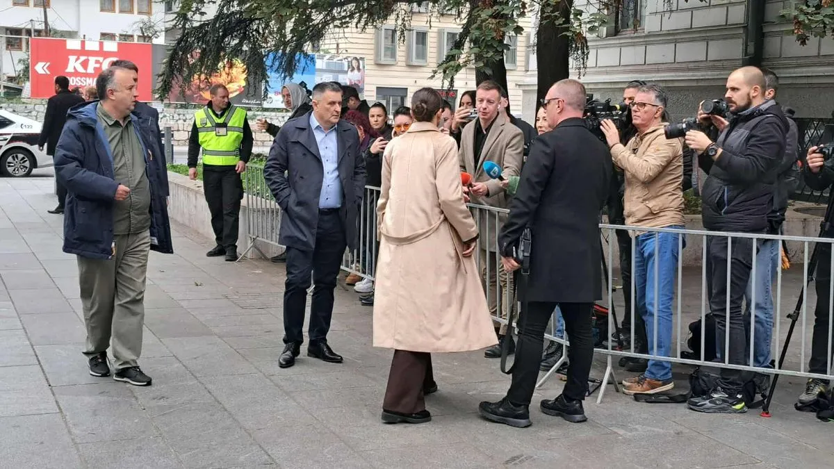 Tu će se posljednji put čuti njegove pjesme, poruke prijatelja, i sjećanja na čovjeka koji je svojim glasom spajao generacije.