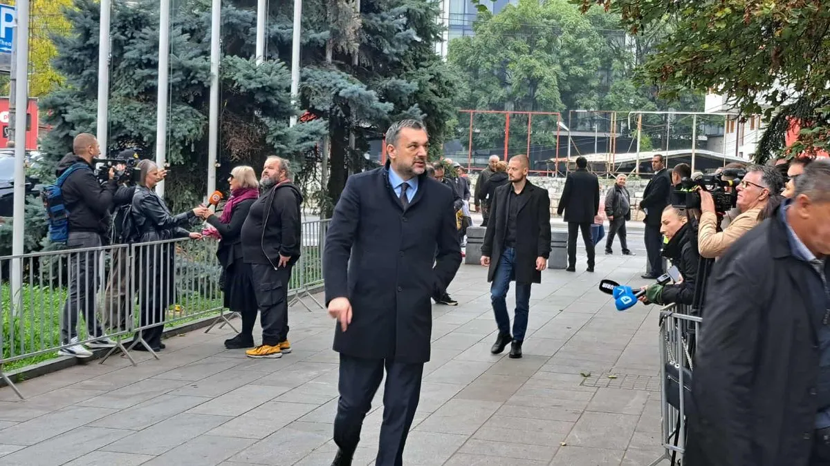 Tu će se posljednji put čuti njegove pjesme, poruke prijatelja, i sjećanja na čovjeka koji je svojim glasom spajao generacije.