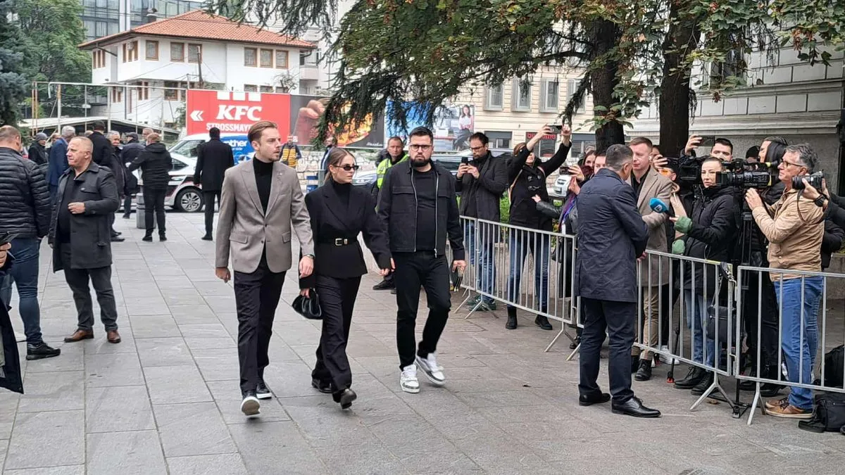 Tu će se posljednji put čuti njegove pjesme, poruke prijatelja, i sjećanja na čovjeka koji je svojim glasom spajao generacije.