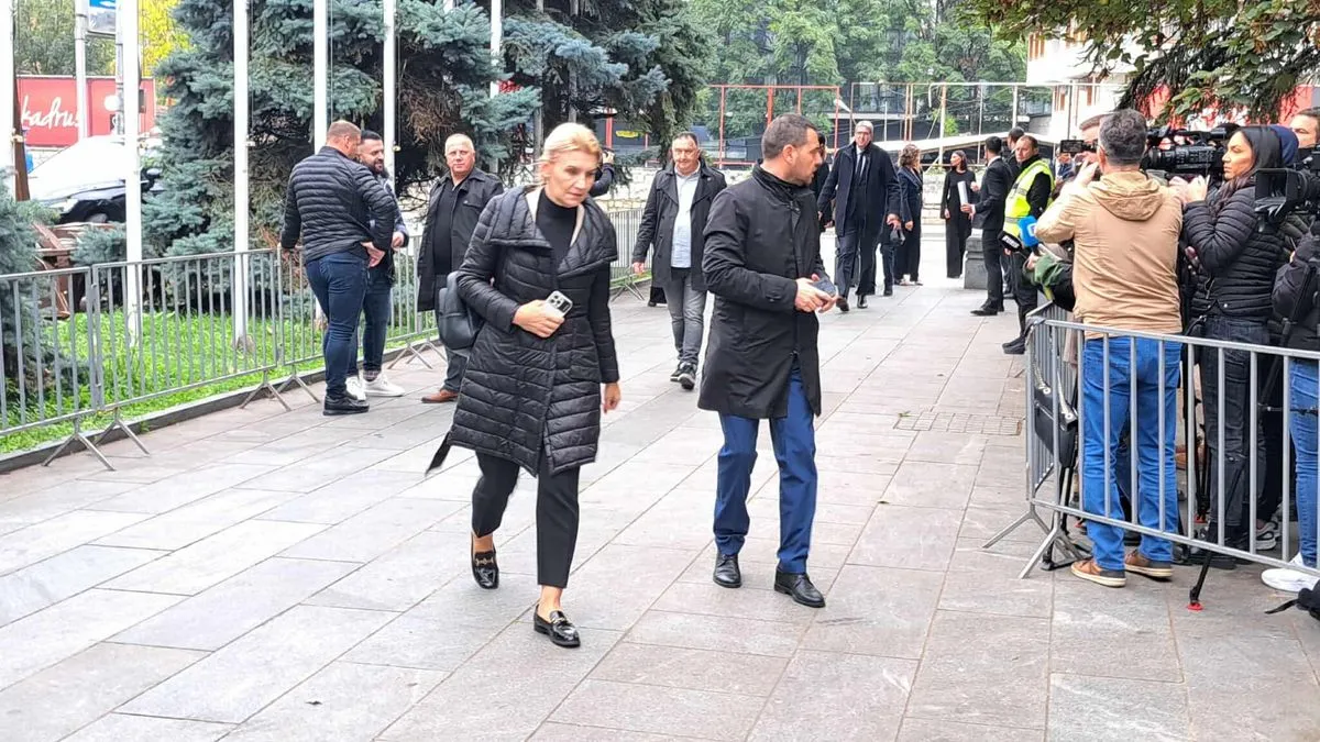 Tu će se posljednji put čuti njegove pjesme, poruke prijatelja, i sjećanja na čovjeka koji je svojim glasom spajao generacije.